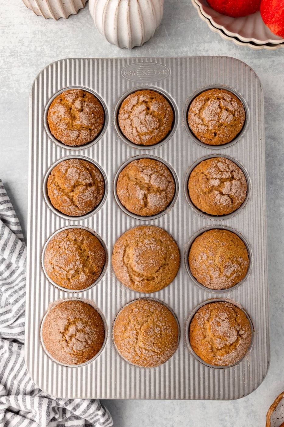 Easy Applesauce Muffins